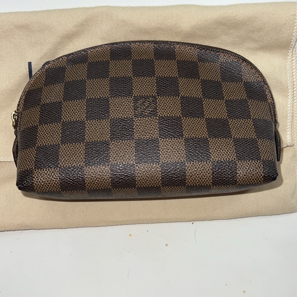 Authentic Louis Vuitton DE Vintage Cosmetic Pouch - Picture 3 of 11